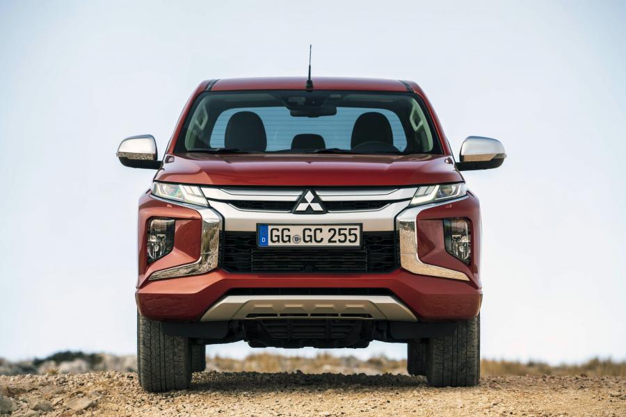  Mitsubishi L200 Double Cab 2019 года  (WW) (фото 13 из 42)